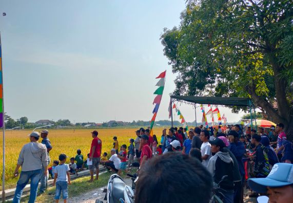 Pemuda Desa Rejosari Rayakan HUT RI ke-78 dengan Lomba Layang-Layang Hias yang Meriah